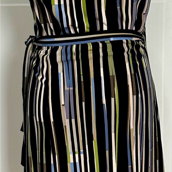 BCBG Maxazaria Striped Wrap sleeveless Dress Size M. - Picture 3 of 5
